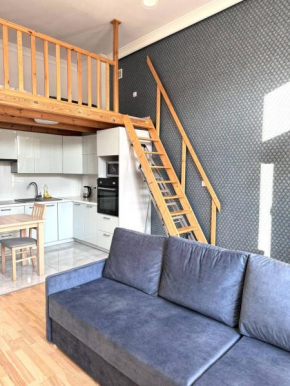 Stylish Apartment In The Centre -by HIK Apartments